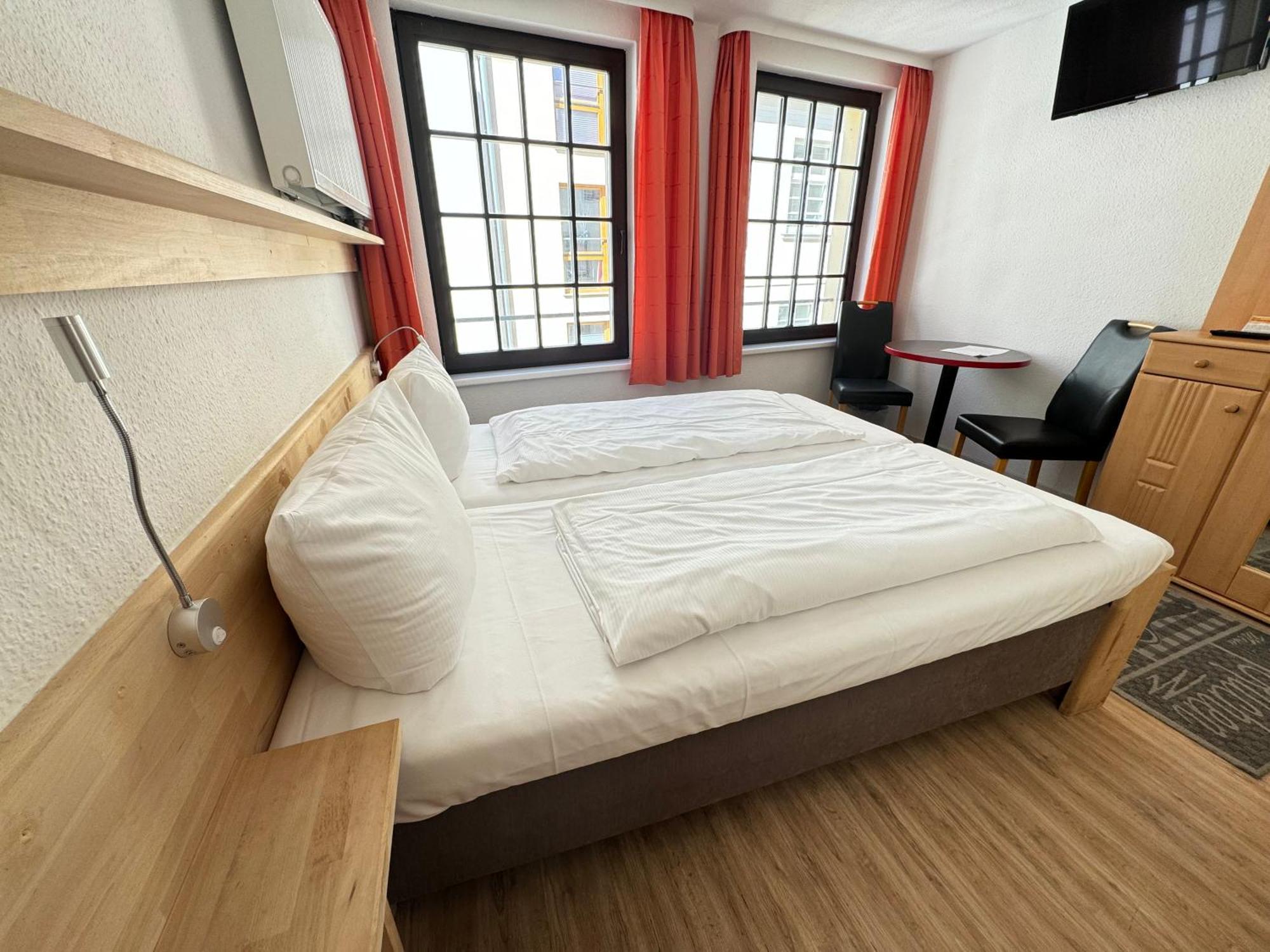 Aalreuse Hotel 2*